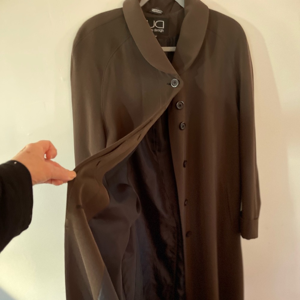 Ankle length brown/taupe UD Utex design fully lined coat.